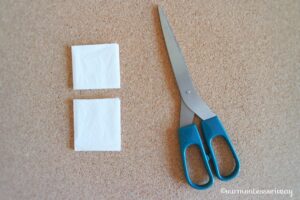 Montessori Taschentuch für Kinderhände zuschneiden Schritt 2
