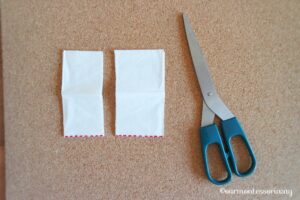 Montessori Taschentuch für Kinderhände zuschneiden Schritt 3