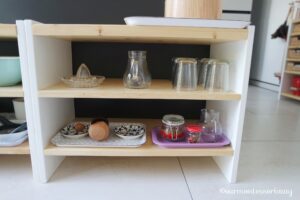 Montessori Kinderküche Inhalt Regal 1