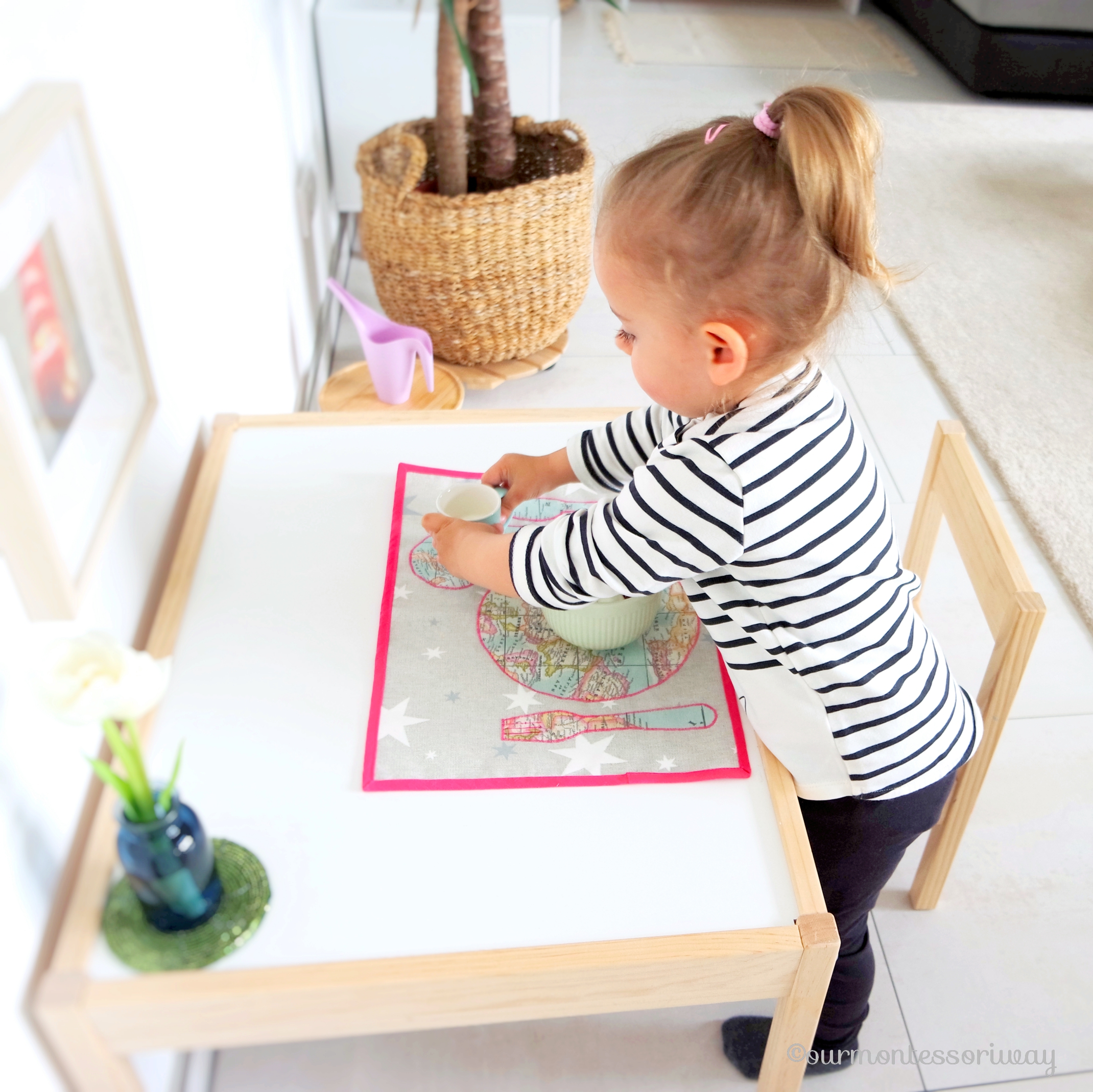 Montessori Kinderküche Minikühlschrank Snack Tisch decken