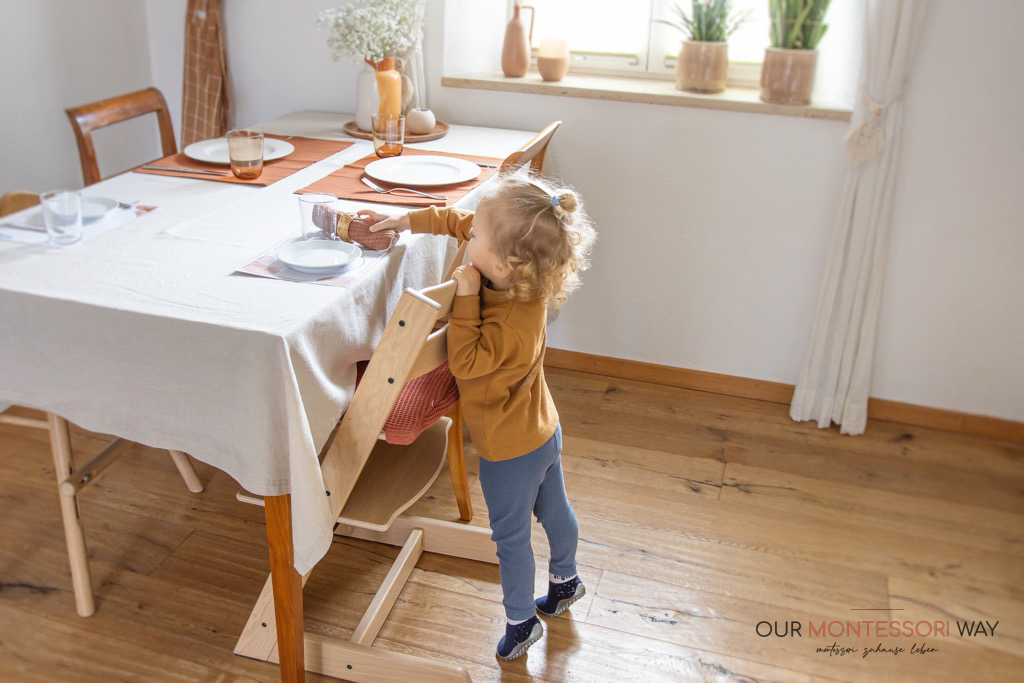 5 gute Gründe, warum dein Kind vom selbstständigen Tisch decken profitiert!